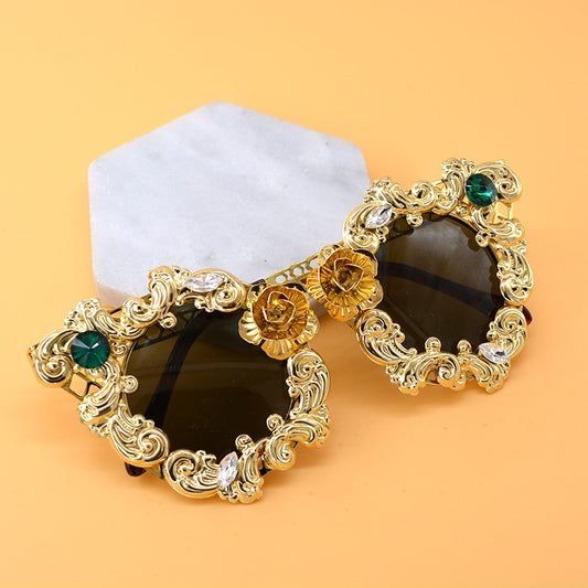 Cat Eye Sunglasses Women Luxury Gold Hollow Diamond Frame Brand Designer Sunglasses
